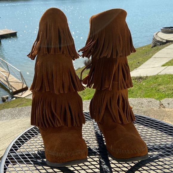 MINNETONKA STYLE 1632 PULL ON BOOT MOCCASINS SIZE 8 - Picture 1 of 7